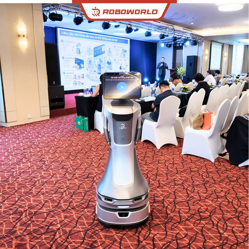 Nova GreetingBot đón đại biểu tại hội thảo